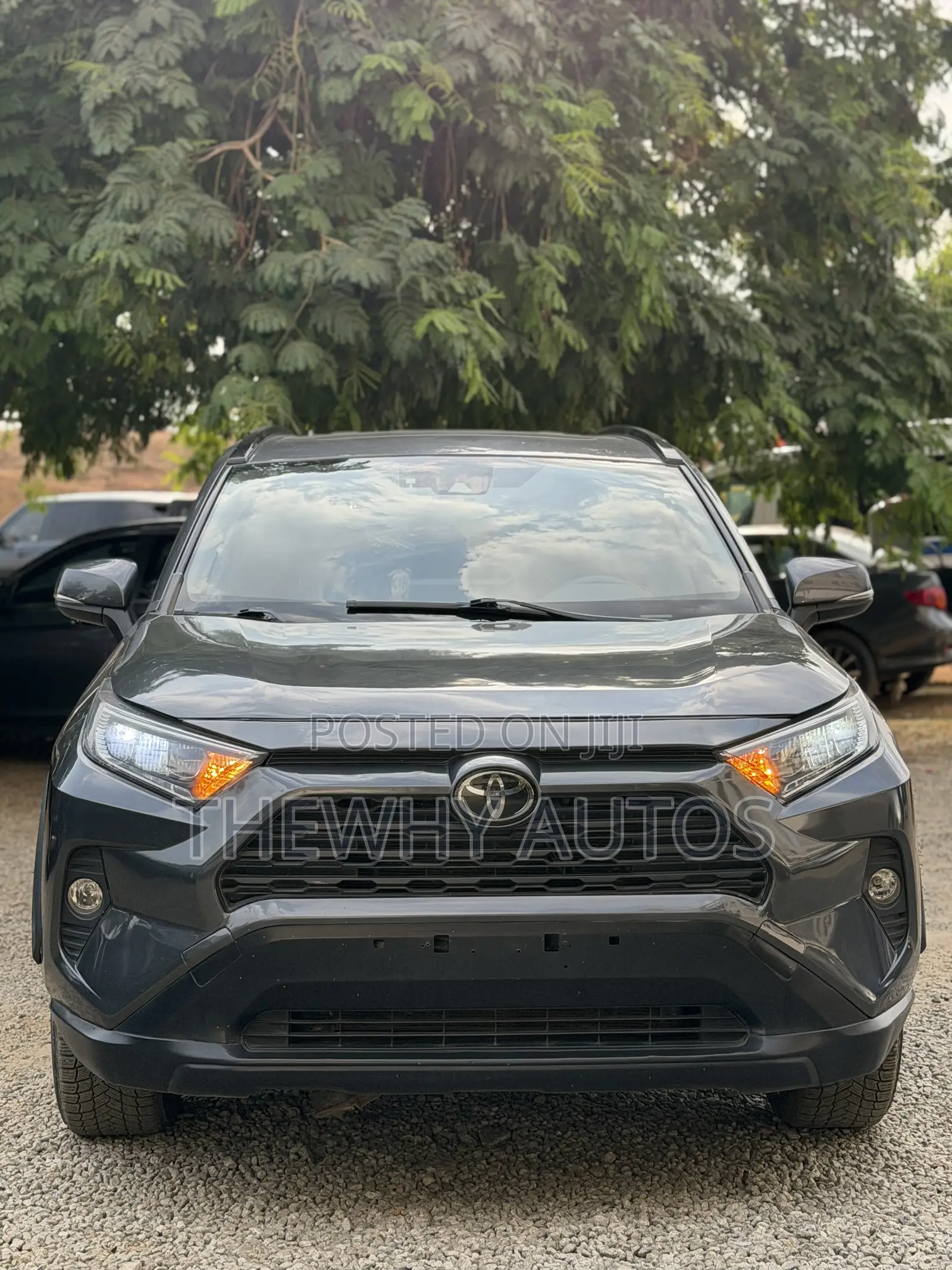 Toyota RAV4 XLE Premium 2021 Gray