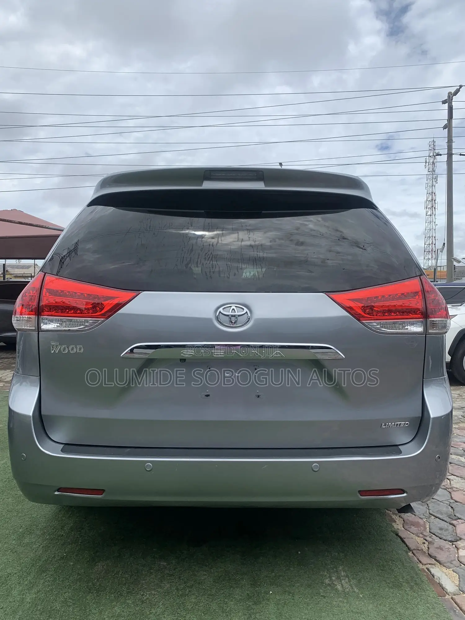 Toyota Sienna Limited 7 Passenger 2011 Silver
