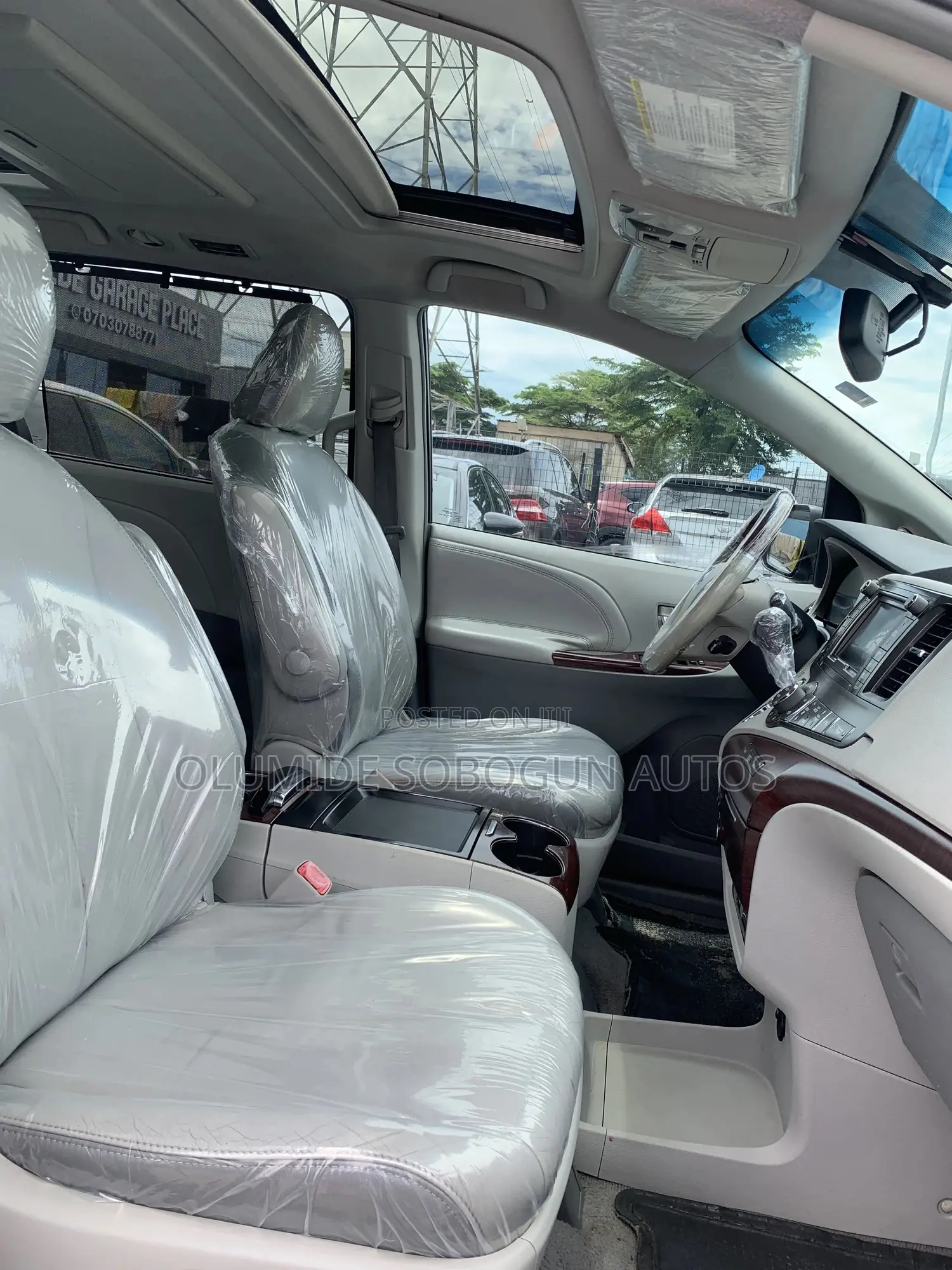 Toyota Sienna Limited 7 Passenger 2011 Silver