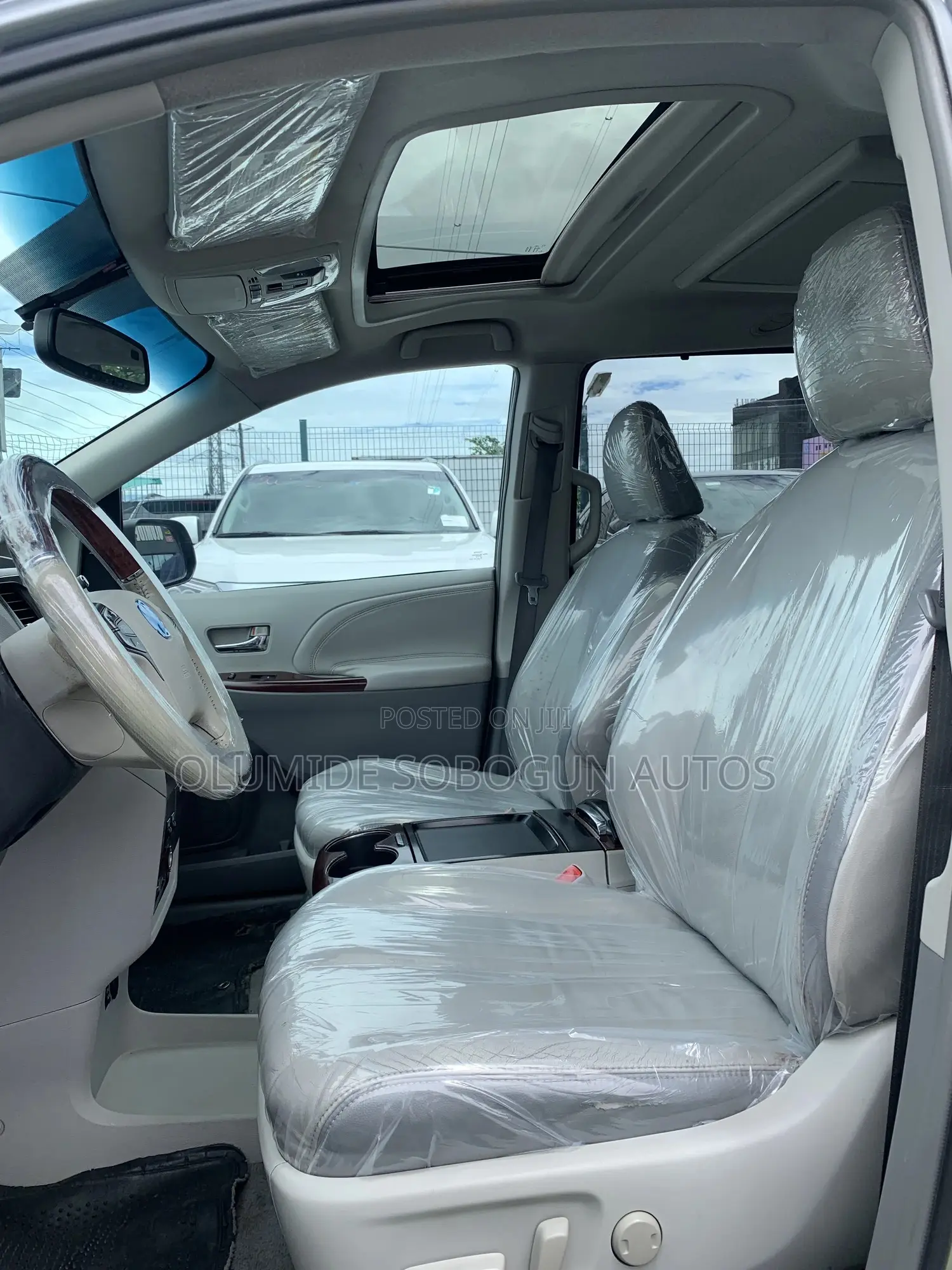 Toyota Sienna Limited 7 Passenger 2011 Silver