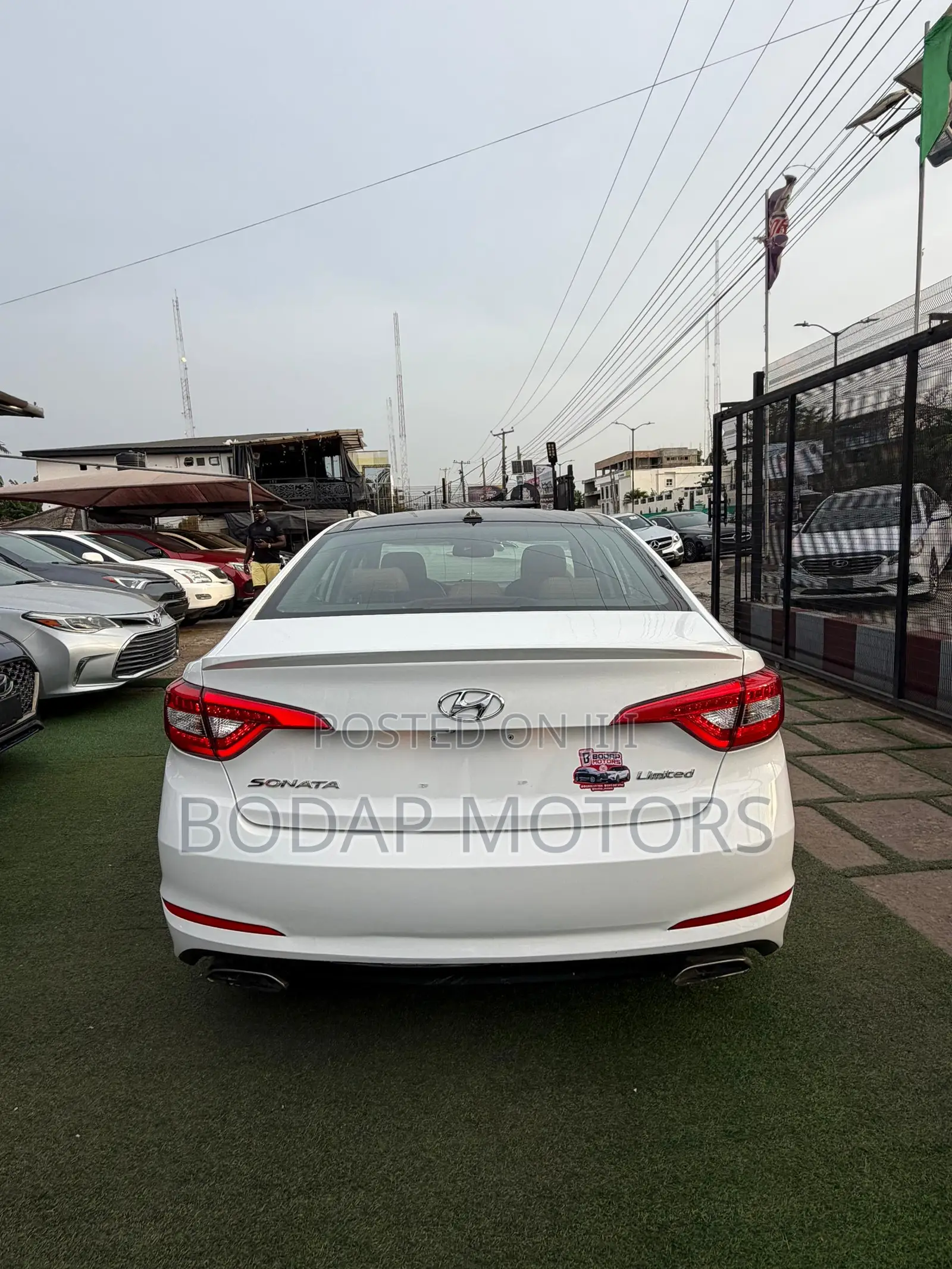 Hyundai Sonata Limited w/Brown Leather 4dr Sedan (2.4L 4cyl 6A) 2015