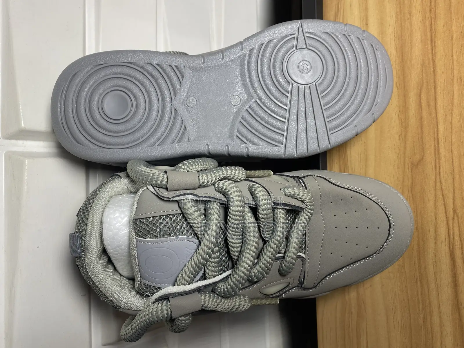 Ogiy Sneakers