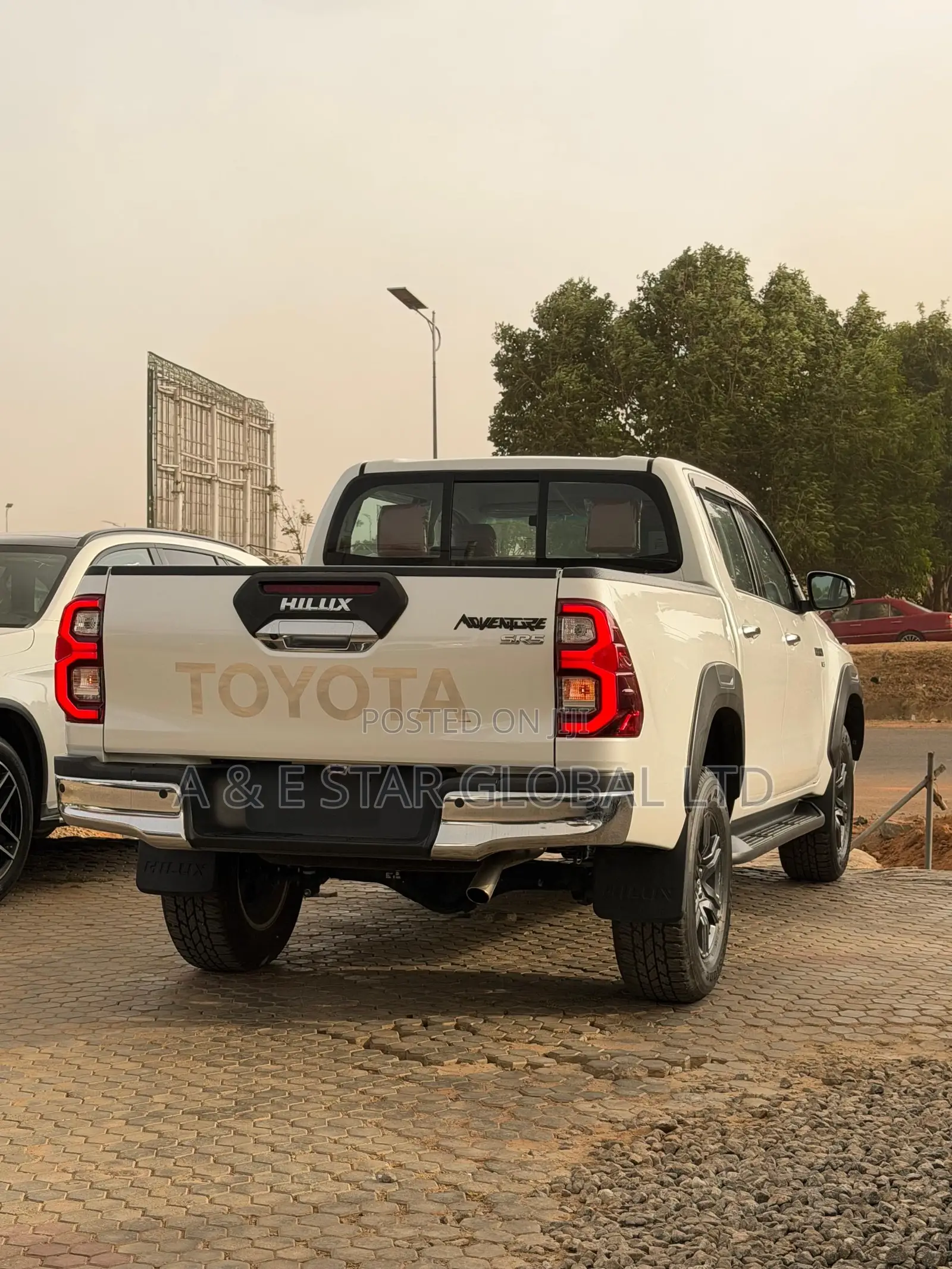 New Toyota Hilux 2024 White