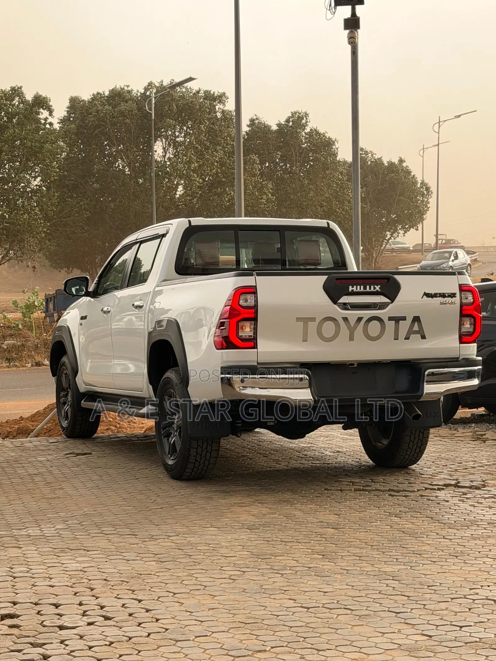 New Toyota Hilux 2024 White