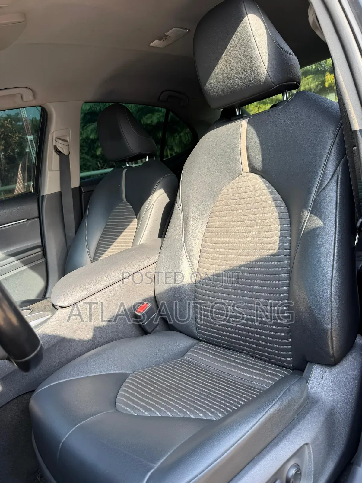 Toyota Camry SE (2.5L 4cyl 8A) 2019 Black