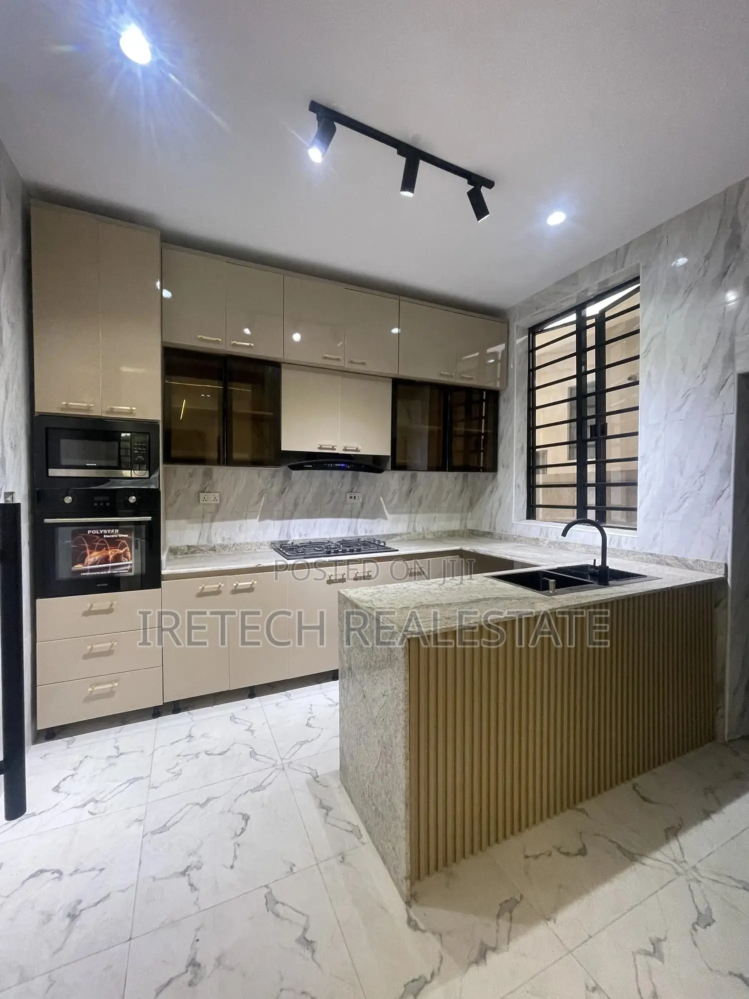 4bdrm Duplex in Ikota Gra for sale