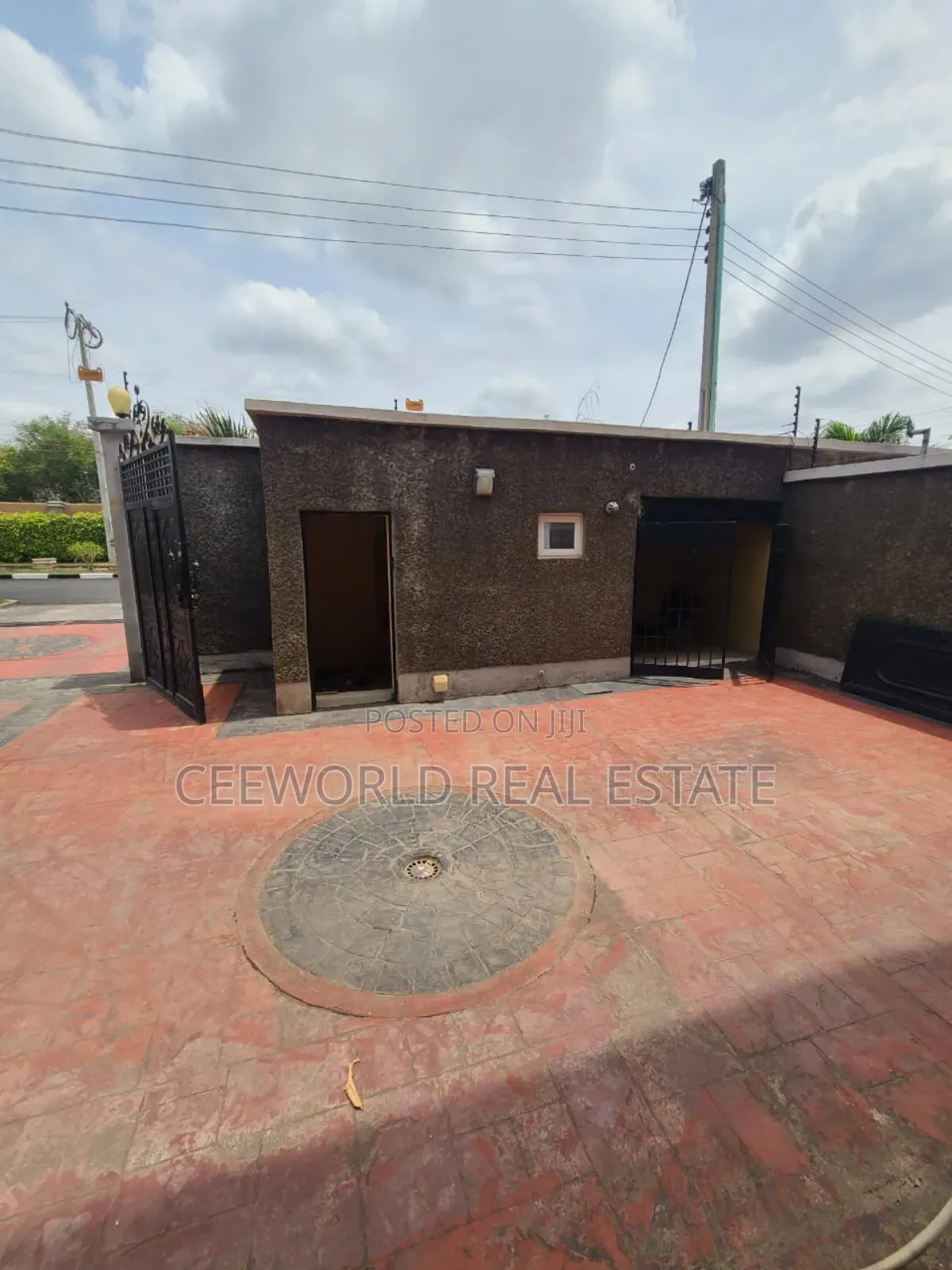 4bdrm Duplex in Main Jericho Gra for rent