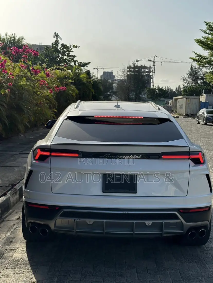 Lamborghini Urus for Hire