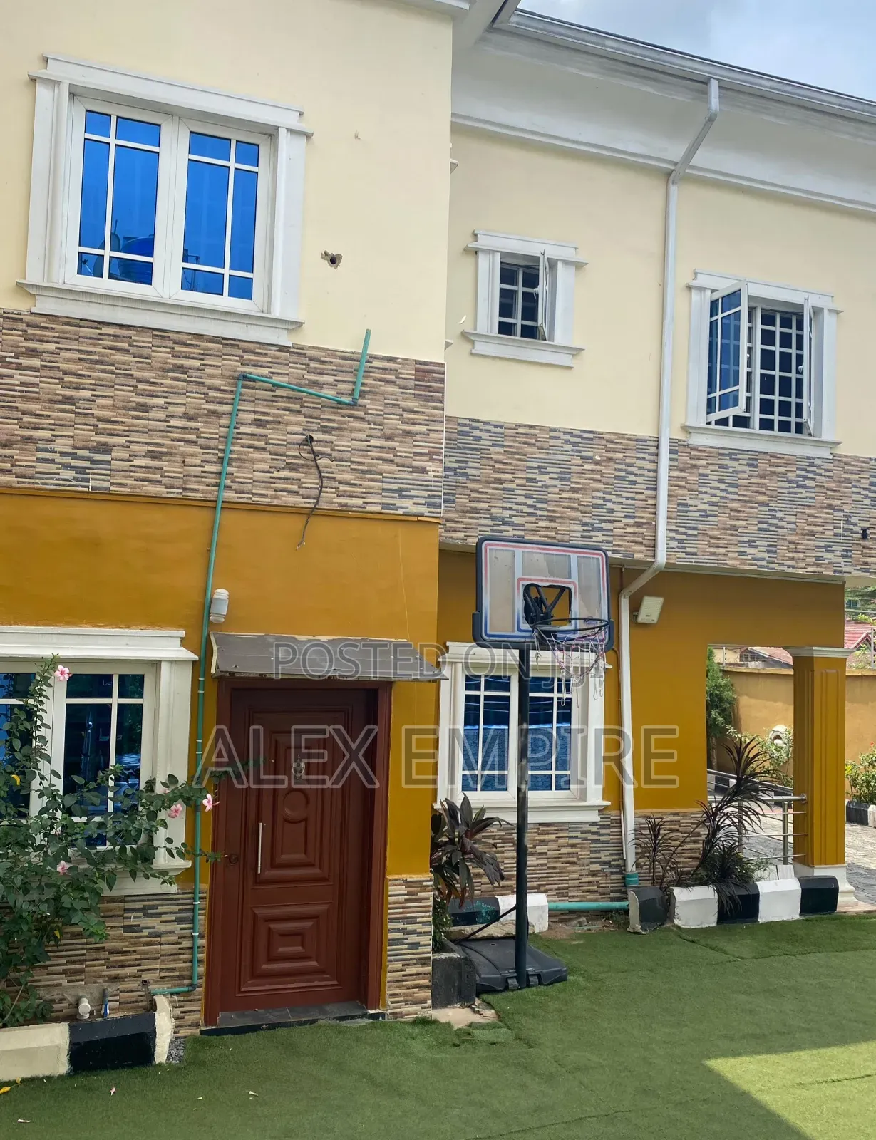6bdrm Duplex in Ago Palace for sale