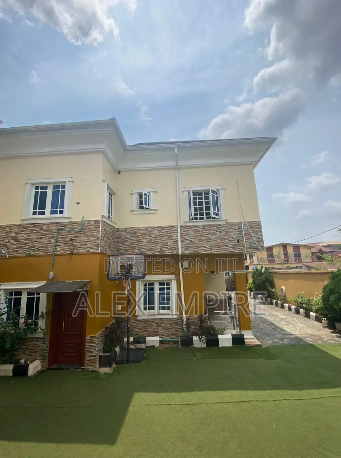 6bdrm Duplex in Ago Palace for sale