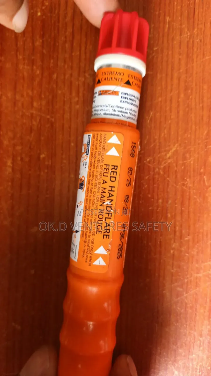 Marine Distress Signal – Comet Red Hand Flare