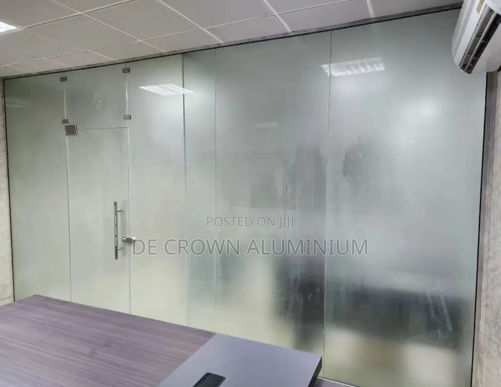 Frameless Office Partition With 10mm Frosted Glass – Modern Professi