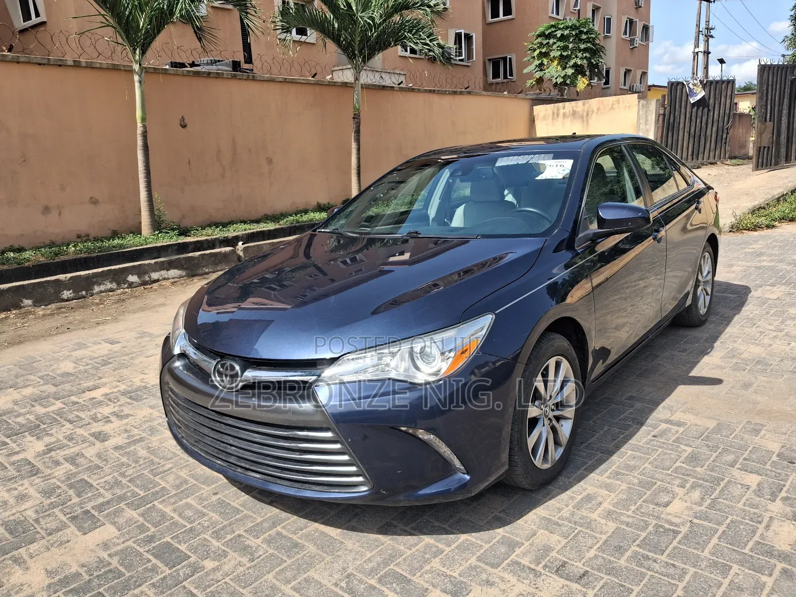 Toyota Camry XLE 4dr Sedan (2.5L 4cyl 6A) 2017 Blue
