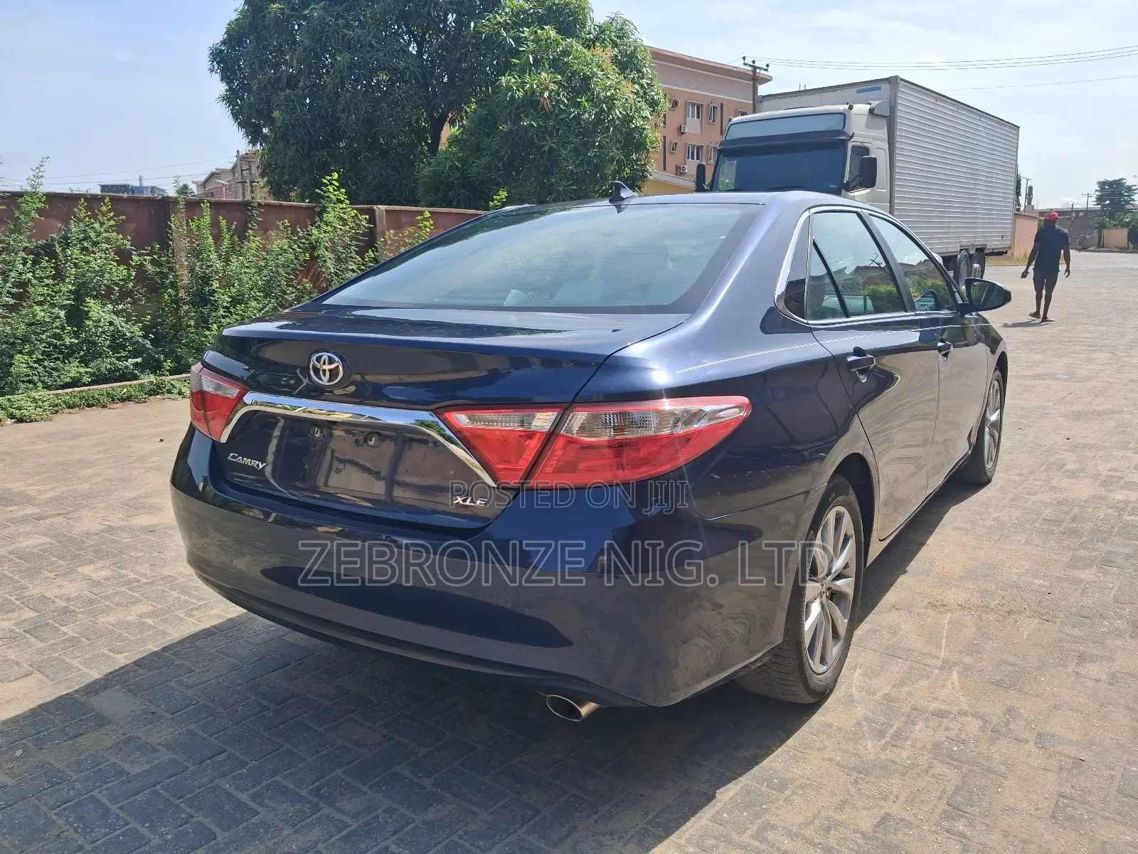 Toyota Camry XLE 4dr Sedan (2.5L 4cyl 6A) 2017 Blue