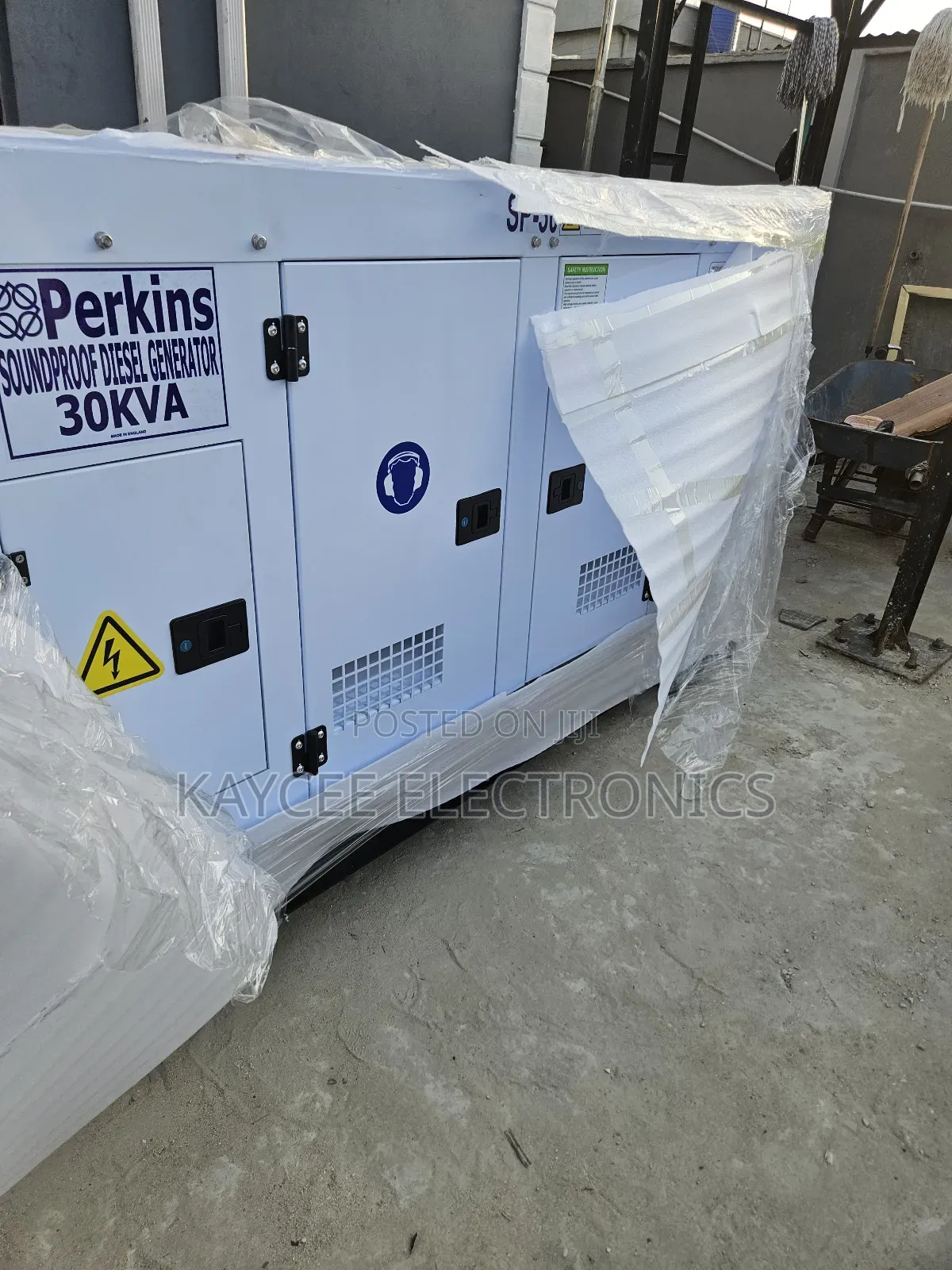 Heavy Duty 30kva Perkins Soundproof Generator – Strong Engine