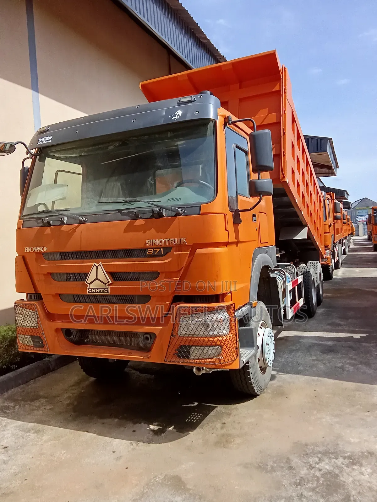 Refurbished 12tyres Foreign Used Howo Tipper Dump Truck.