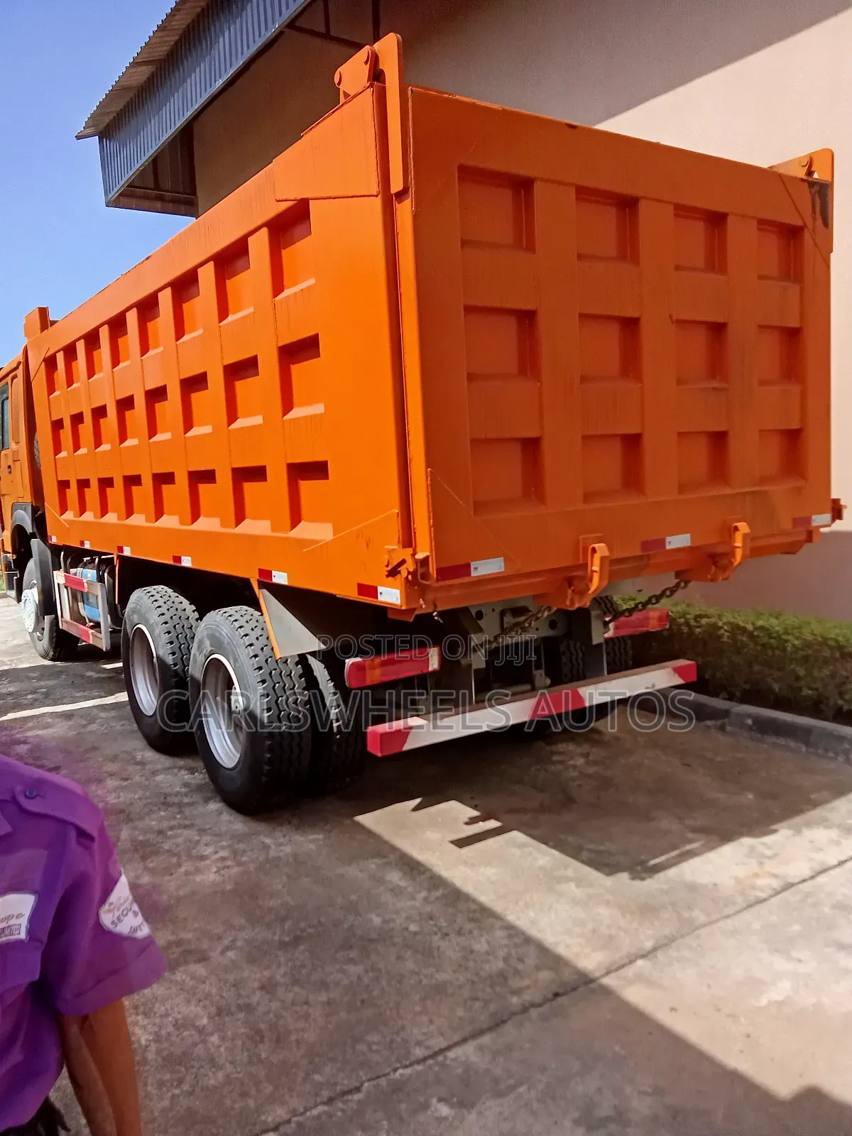 Refurbished 12tyres Foreign Used Howo Tipper Dump Truck.
