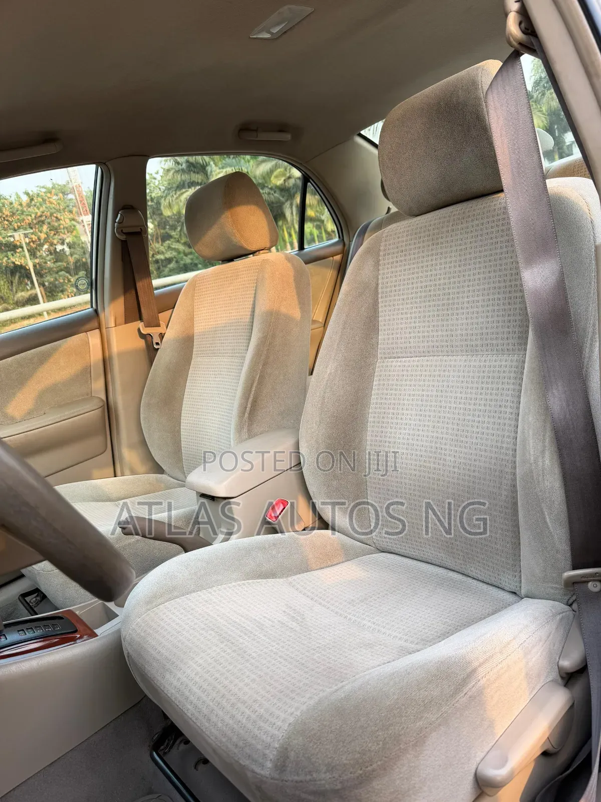 Toyota Corolla LE 2005 Gold