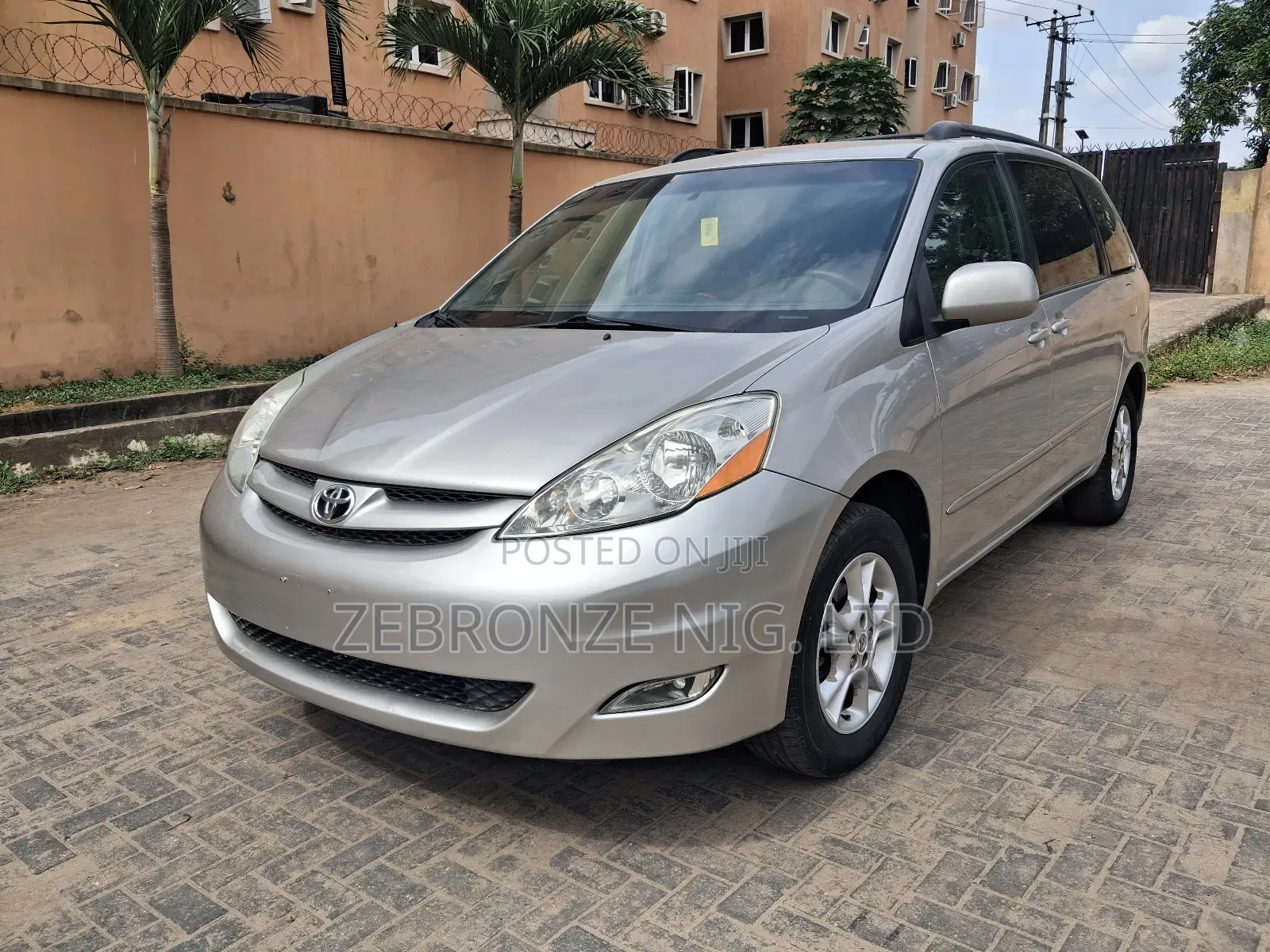 Toyota Sienna XLE 4WD 2007 Silver