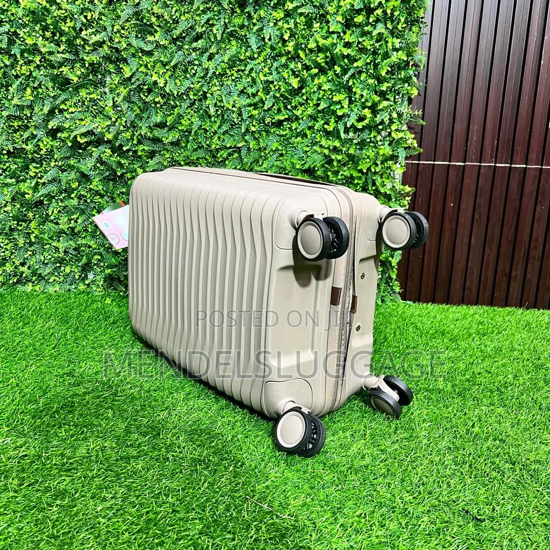 Elegant 3-Piece Cream Travel Suitcase Set