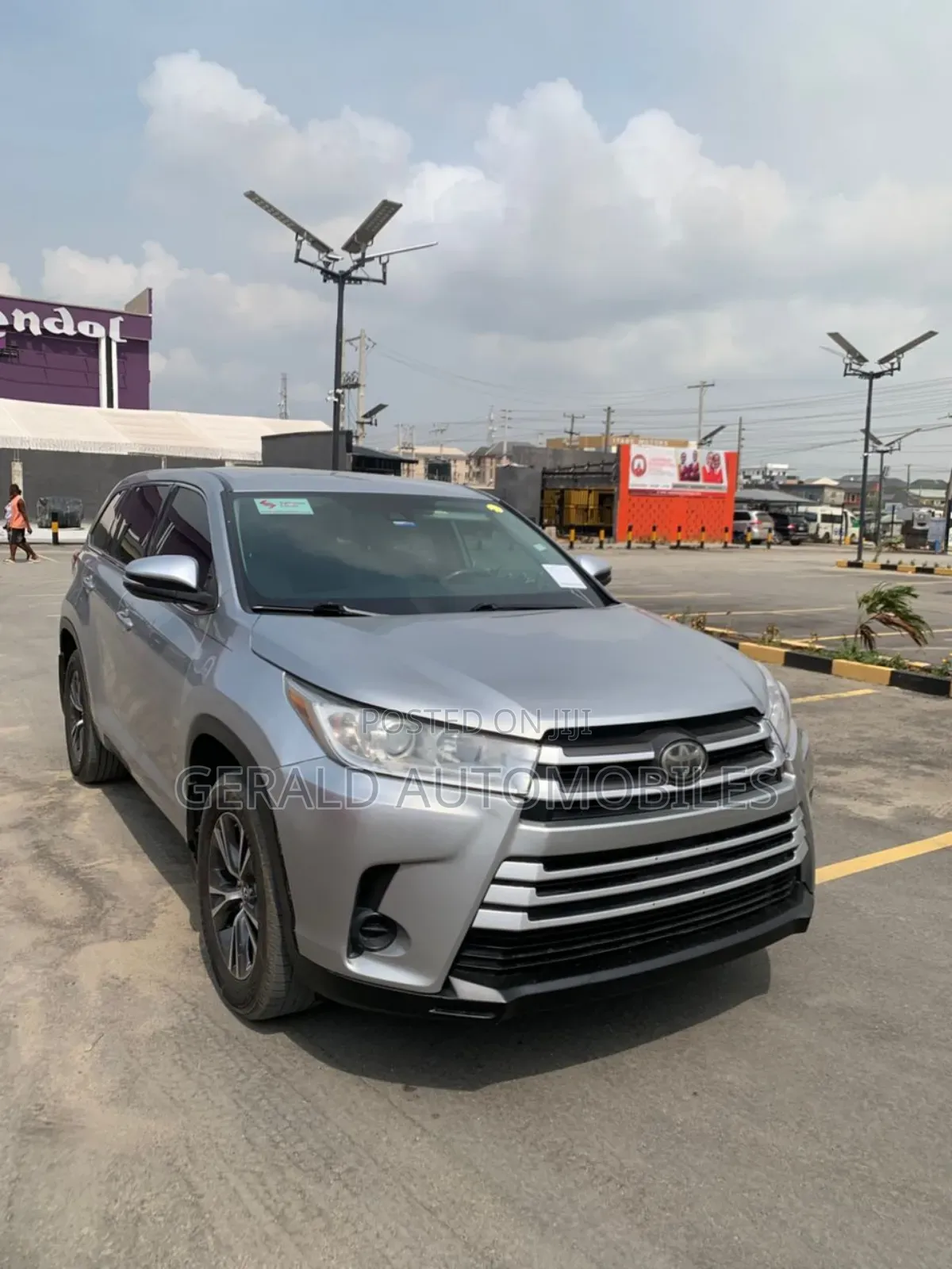 Toyota Highlander LE 4x2 (2.7L 4cyl 6A) 2018 Silver