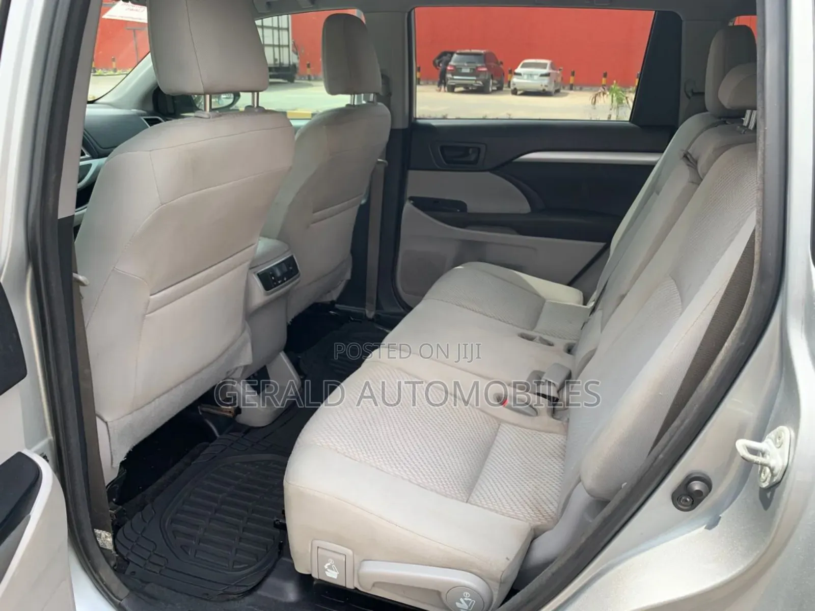 Toyota Highlander LE 4x2 (2.7L 4cyl 6A) 2018 Silver