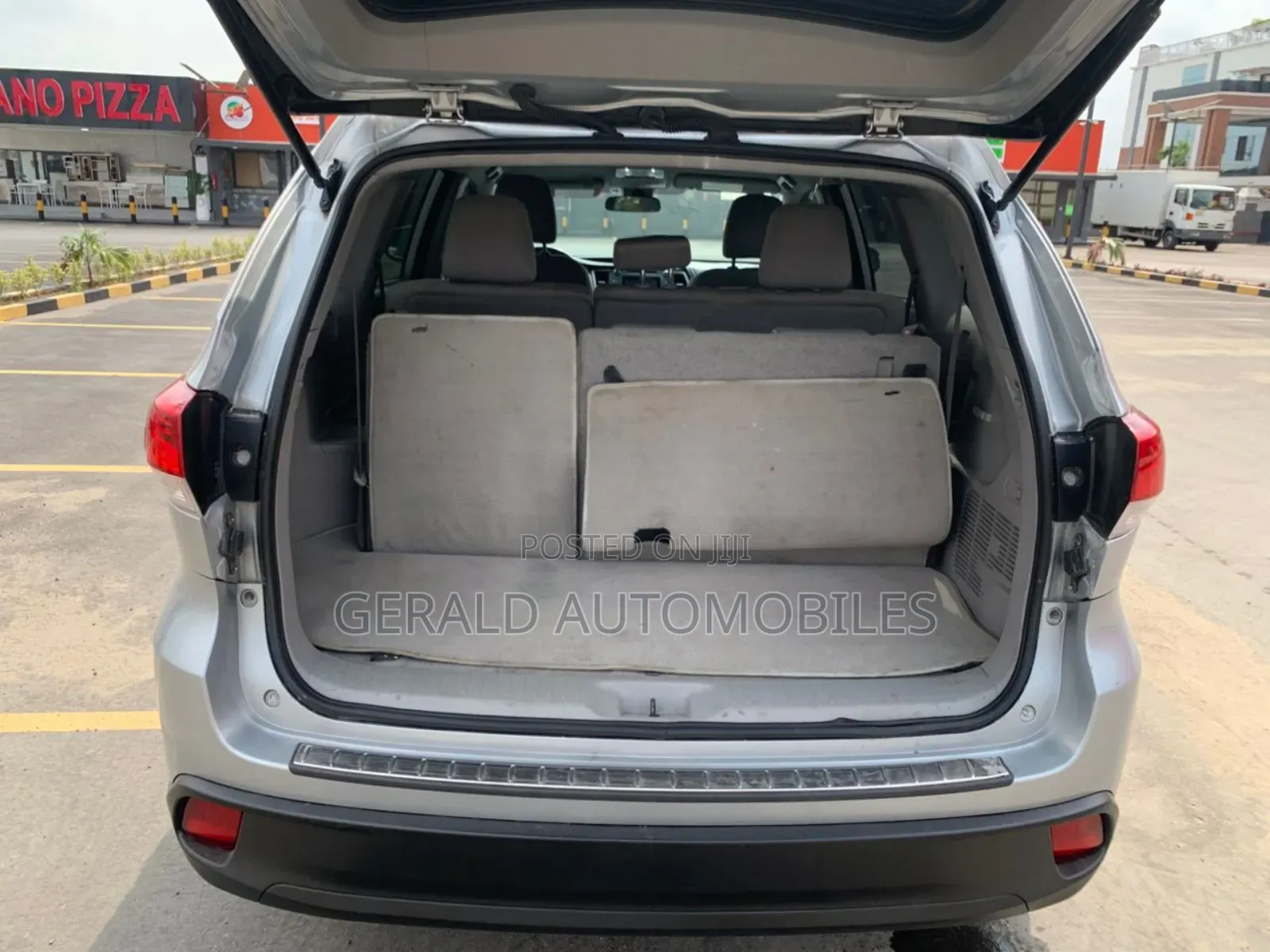 Toyota Highlander LE 4x2 (2.7L 4cyl 6A) 2018 Silver