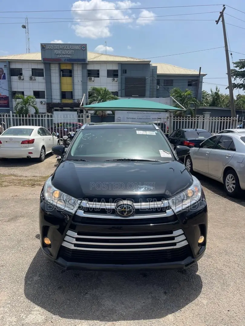 Toyota Highlander XLE 4x2 V6 (3.5L 6cyl 8A) 2018 Black