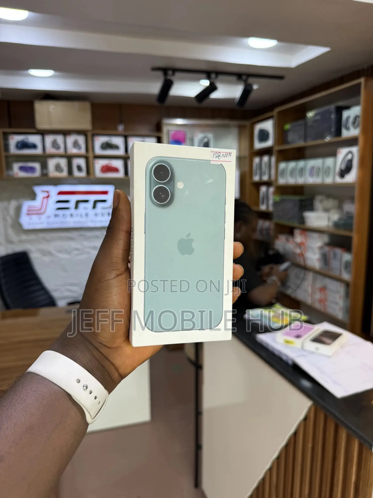 New Apple iPhone 16 128 GB Blue