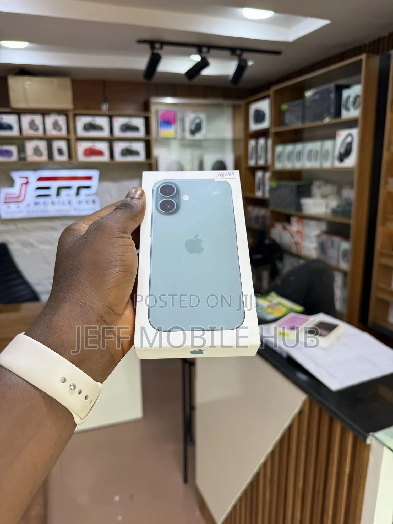 New Apple iPhone 16 128 GB Blue