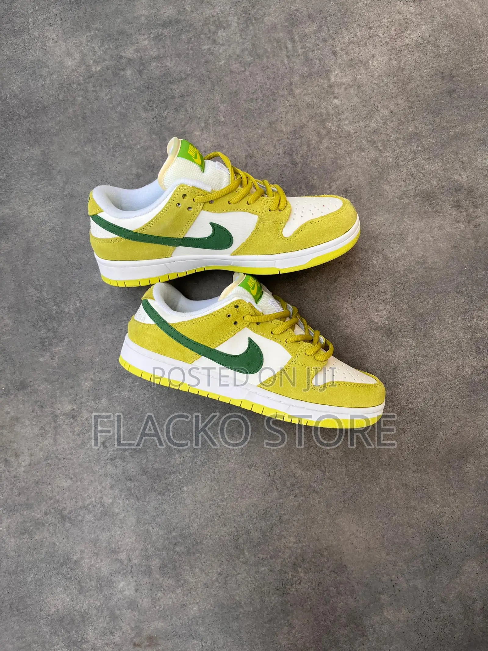 Original Nike Sb Dunk Low Green Apple Sneakers