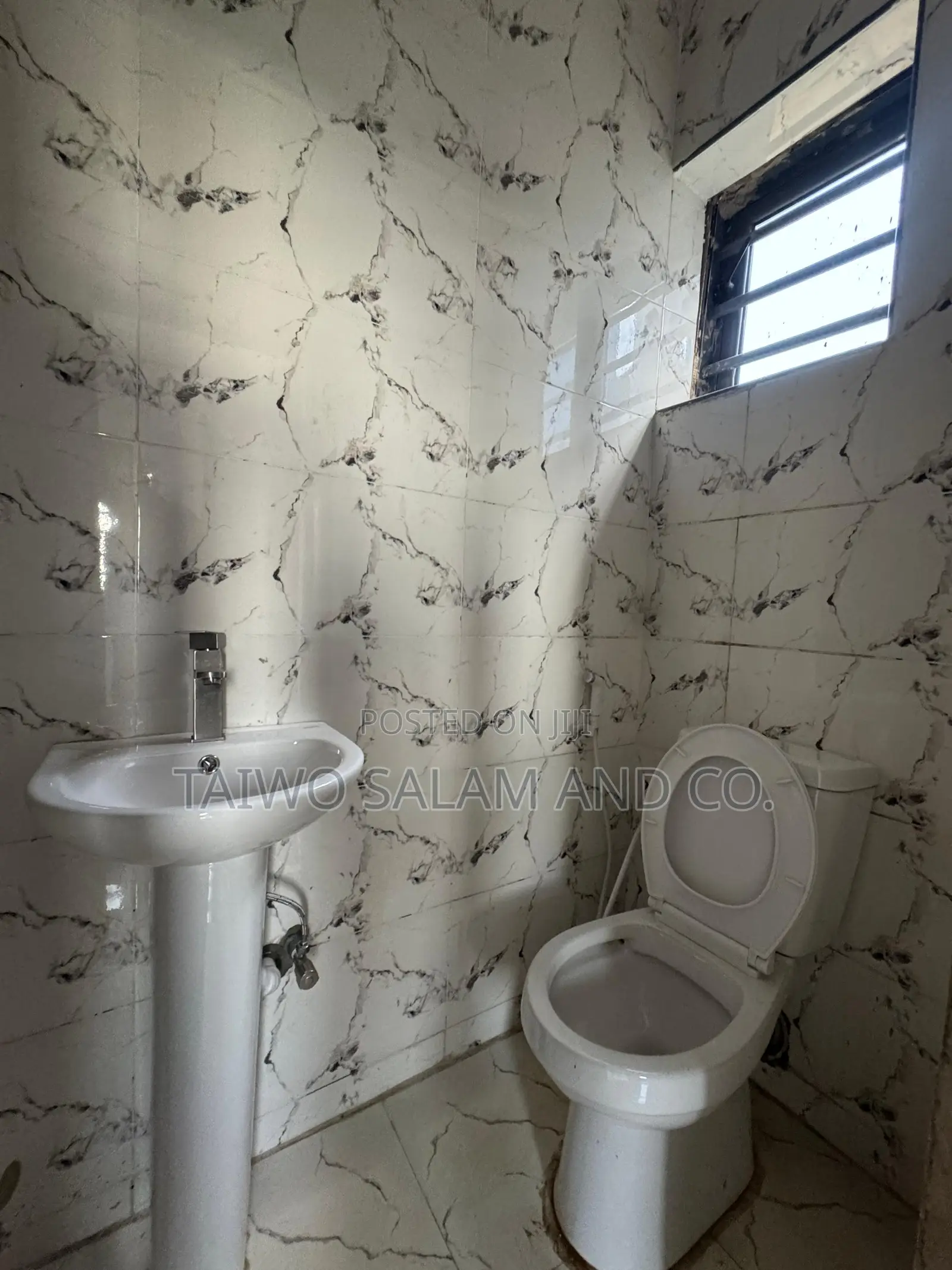 2bdrm Block of Flats in Akobo for sale