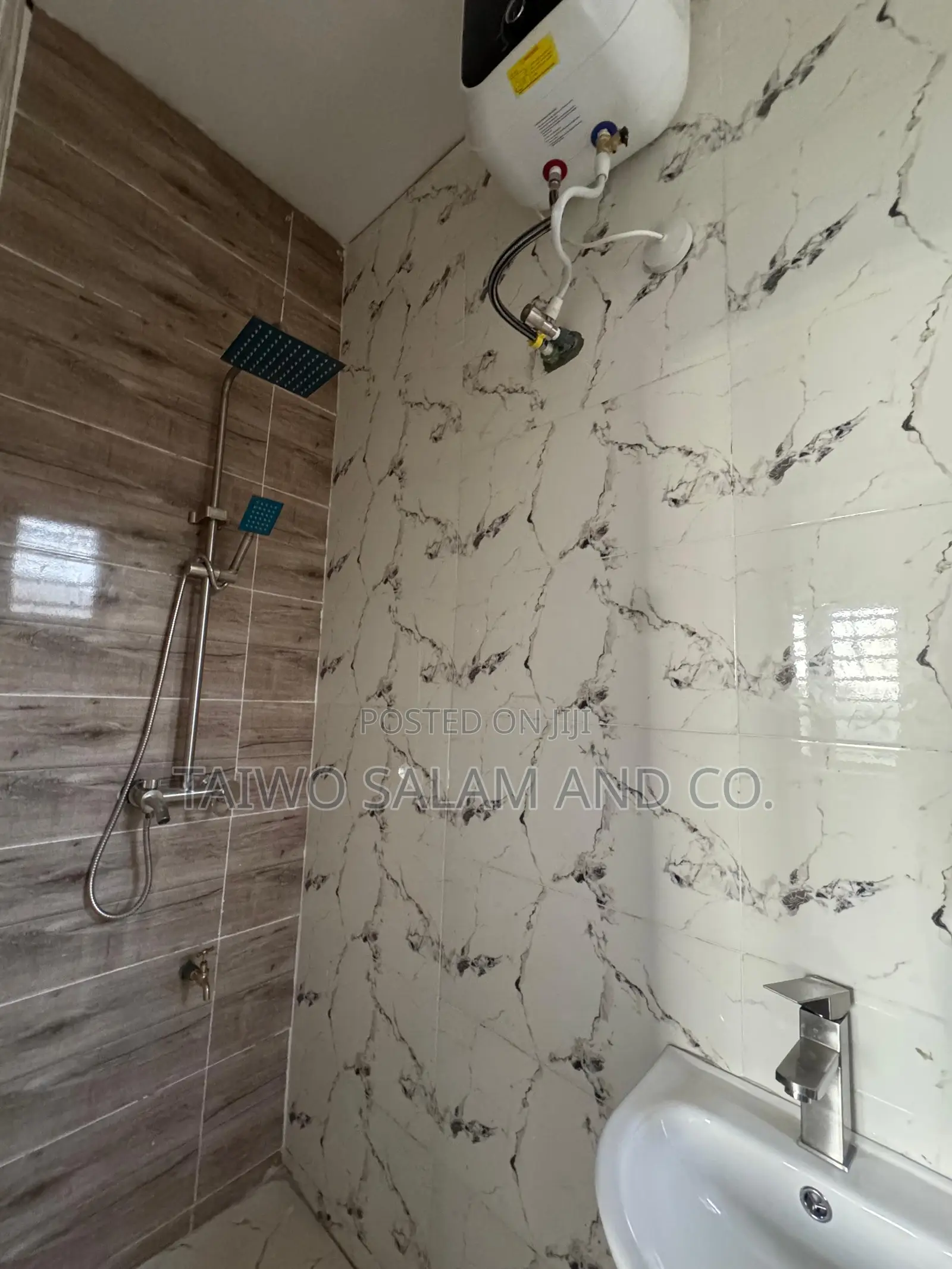 2bdrm Block of Flats in Akobo for sale