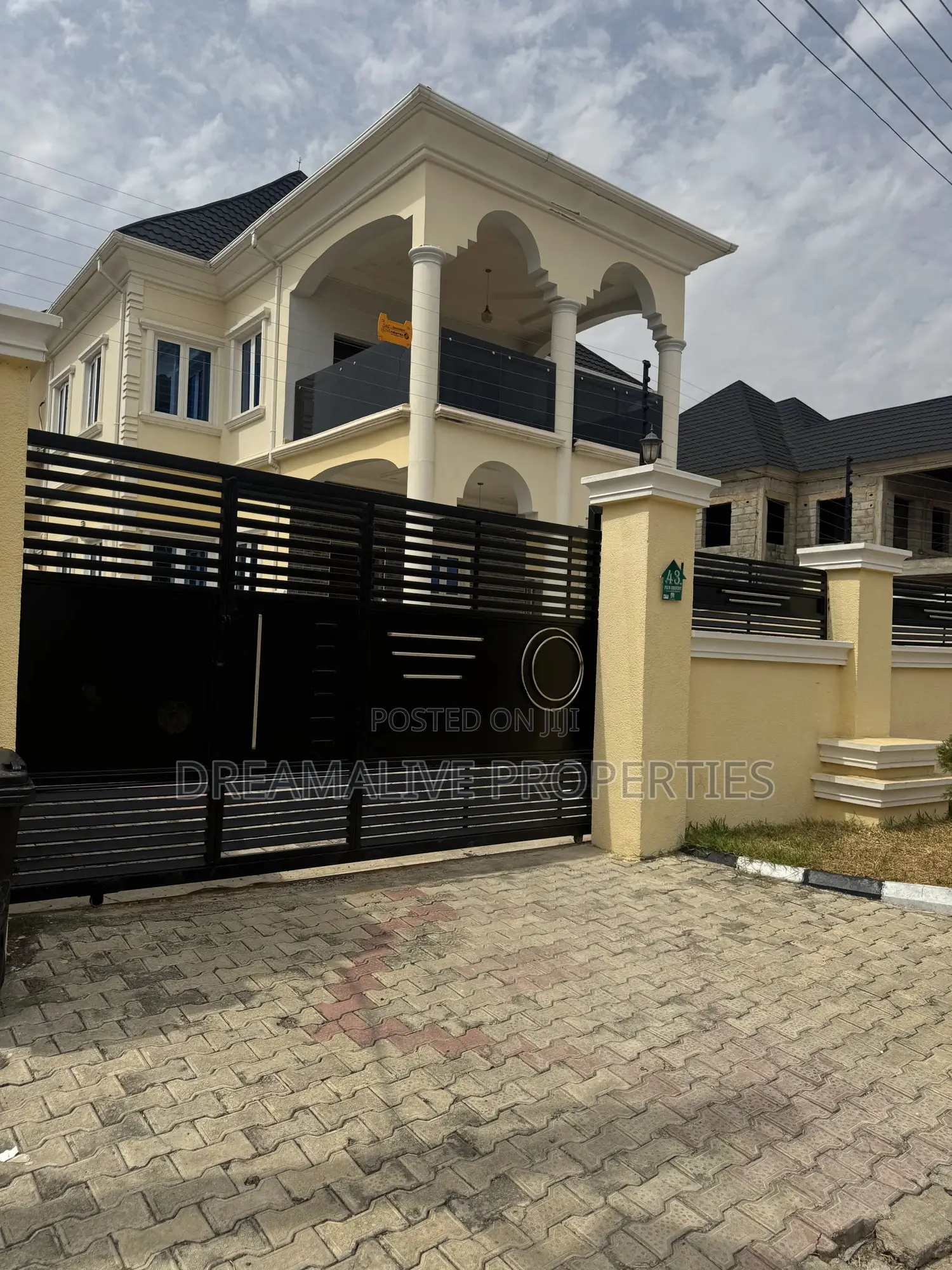 4bdrm Duplex in Kafe District, Life Camp for sale