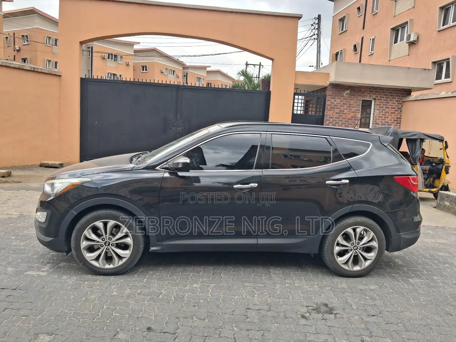 Hyundai Santa Fe Limited 4dr SUV AWD (3.3L 6cyl 6A) 2015 Black