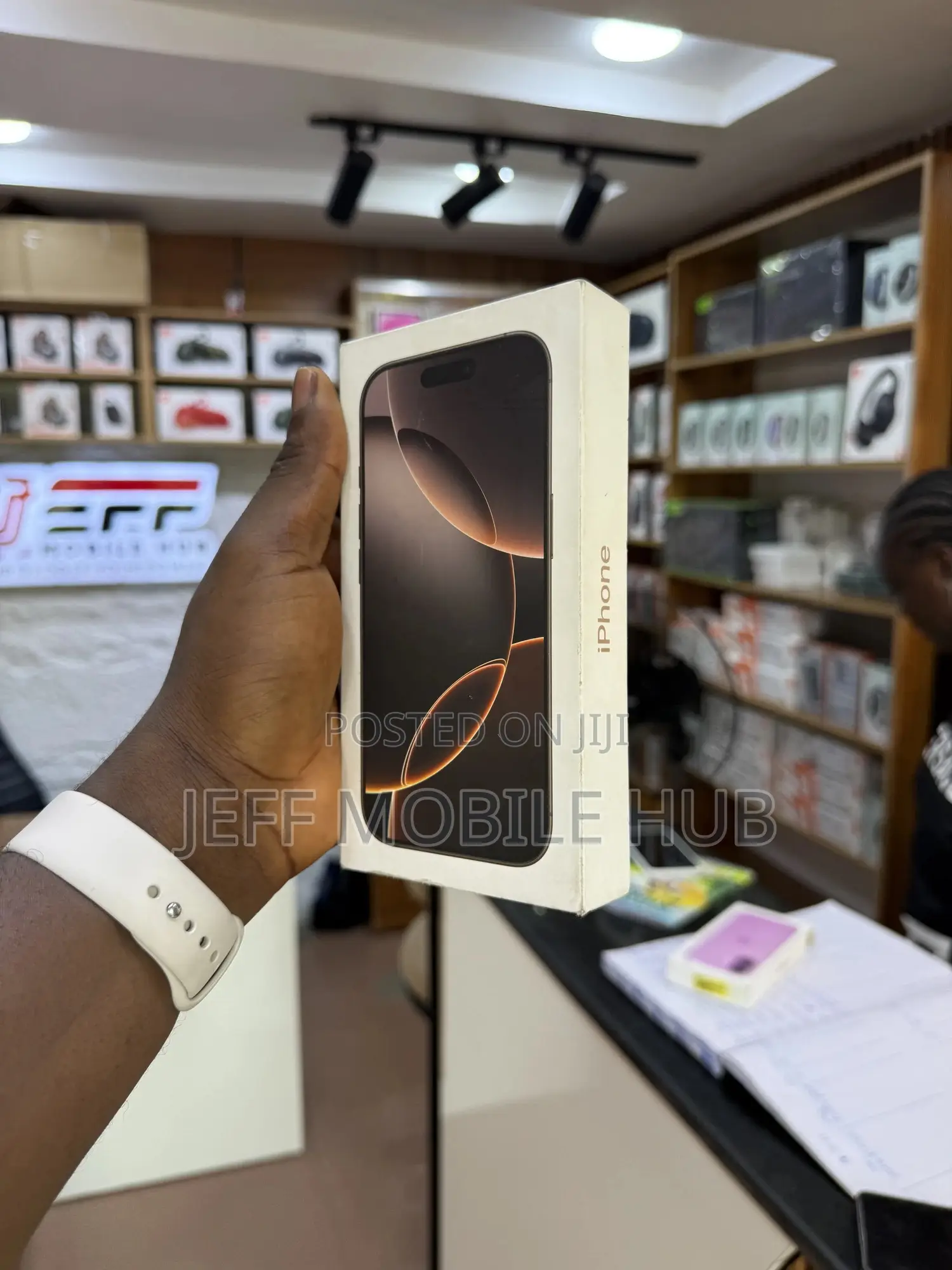 New Apple iPhone 16 Pro 256 GB Gold