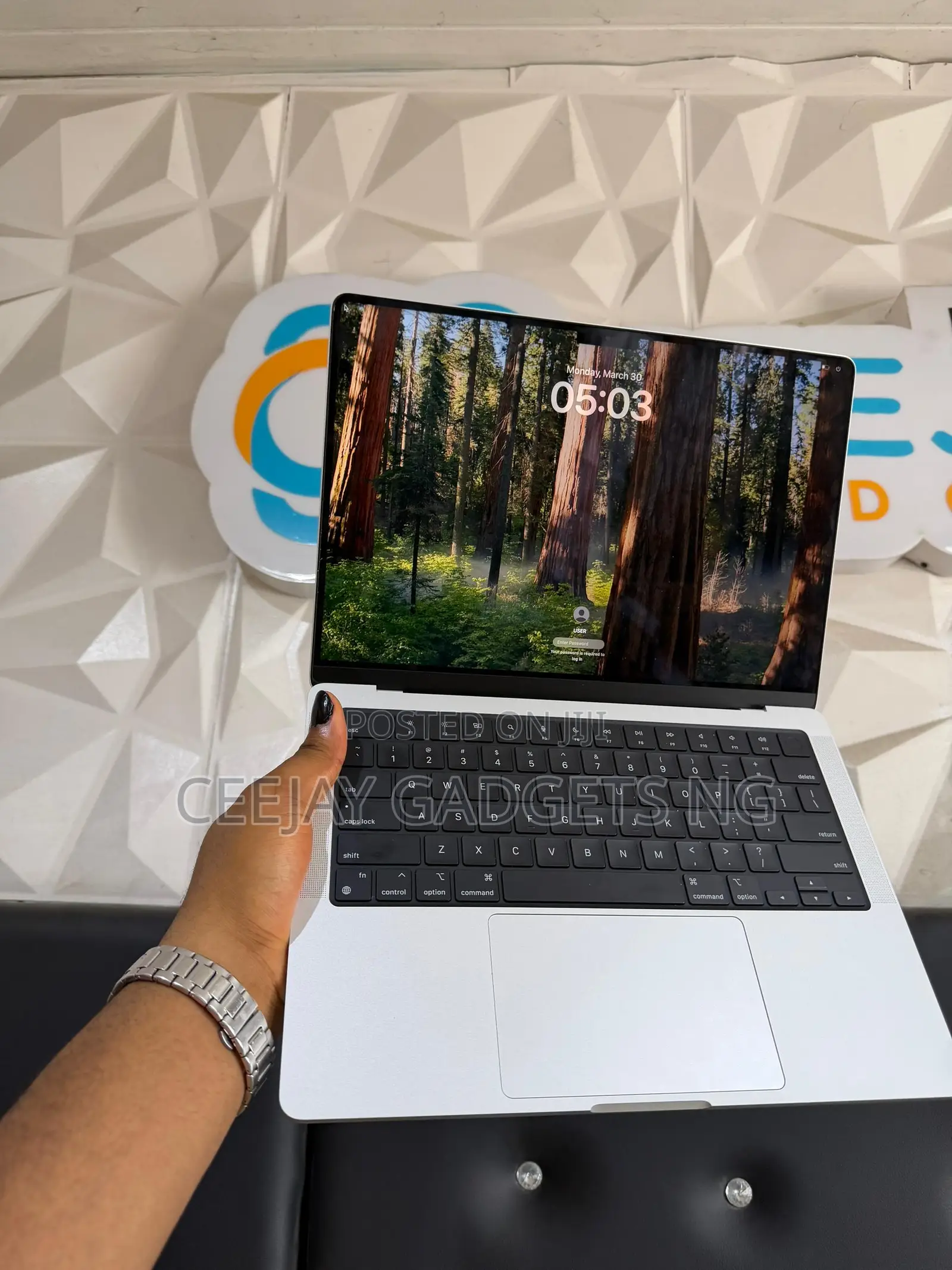 Laptop Apple MacBook Air 2025 M4 13-inch 16GB Apple M4 SSD 256GB