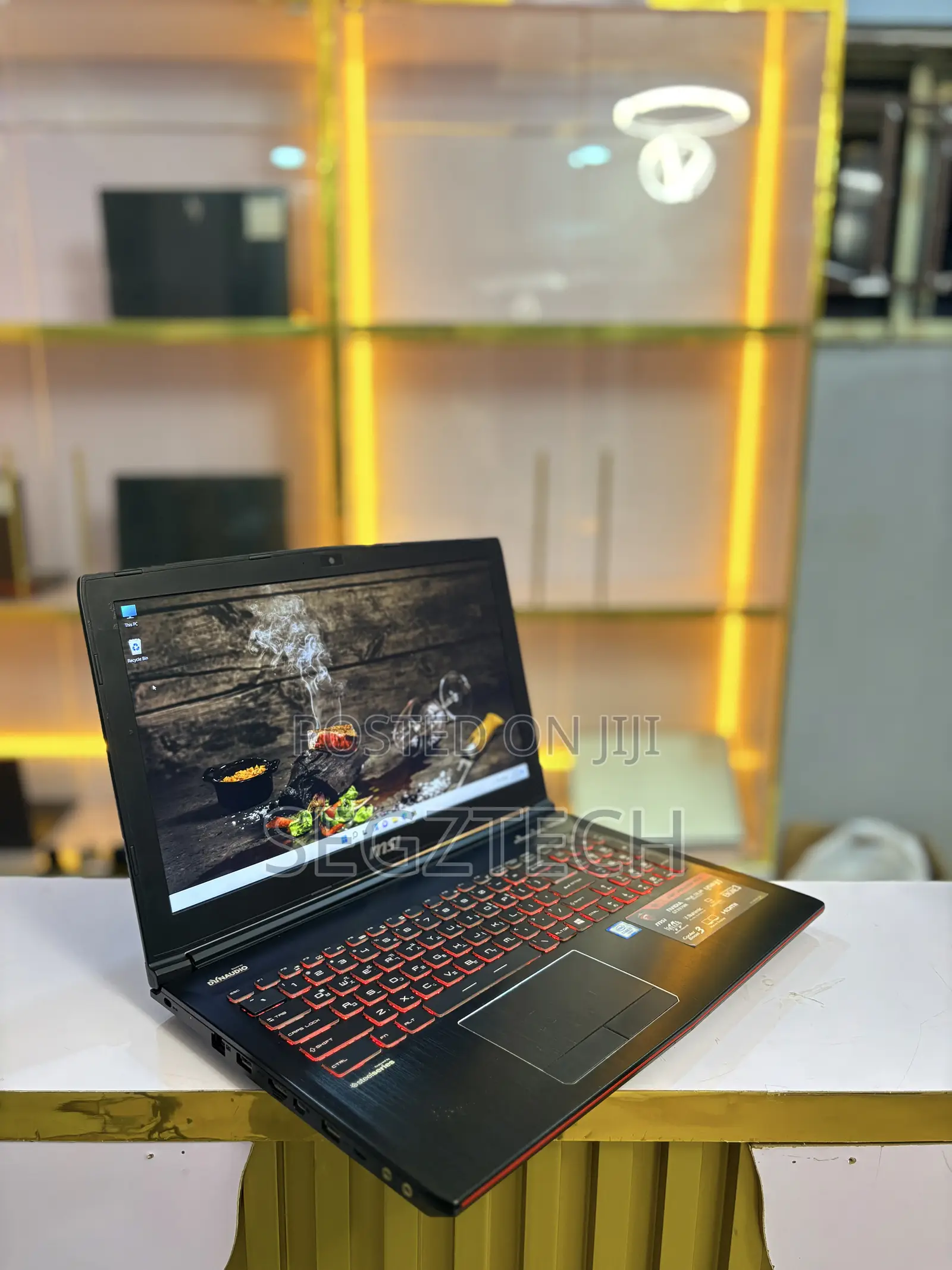 Laptop MSI GE62 2QE Apache 8GB Intel Core i7 SSD 256GB