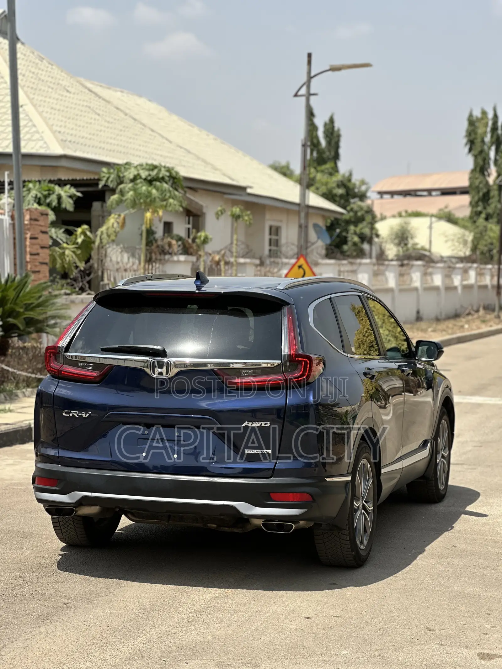 Honda CR-V Touring AWD 2020 Blue