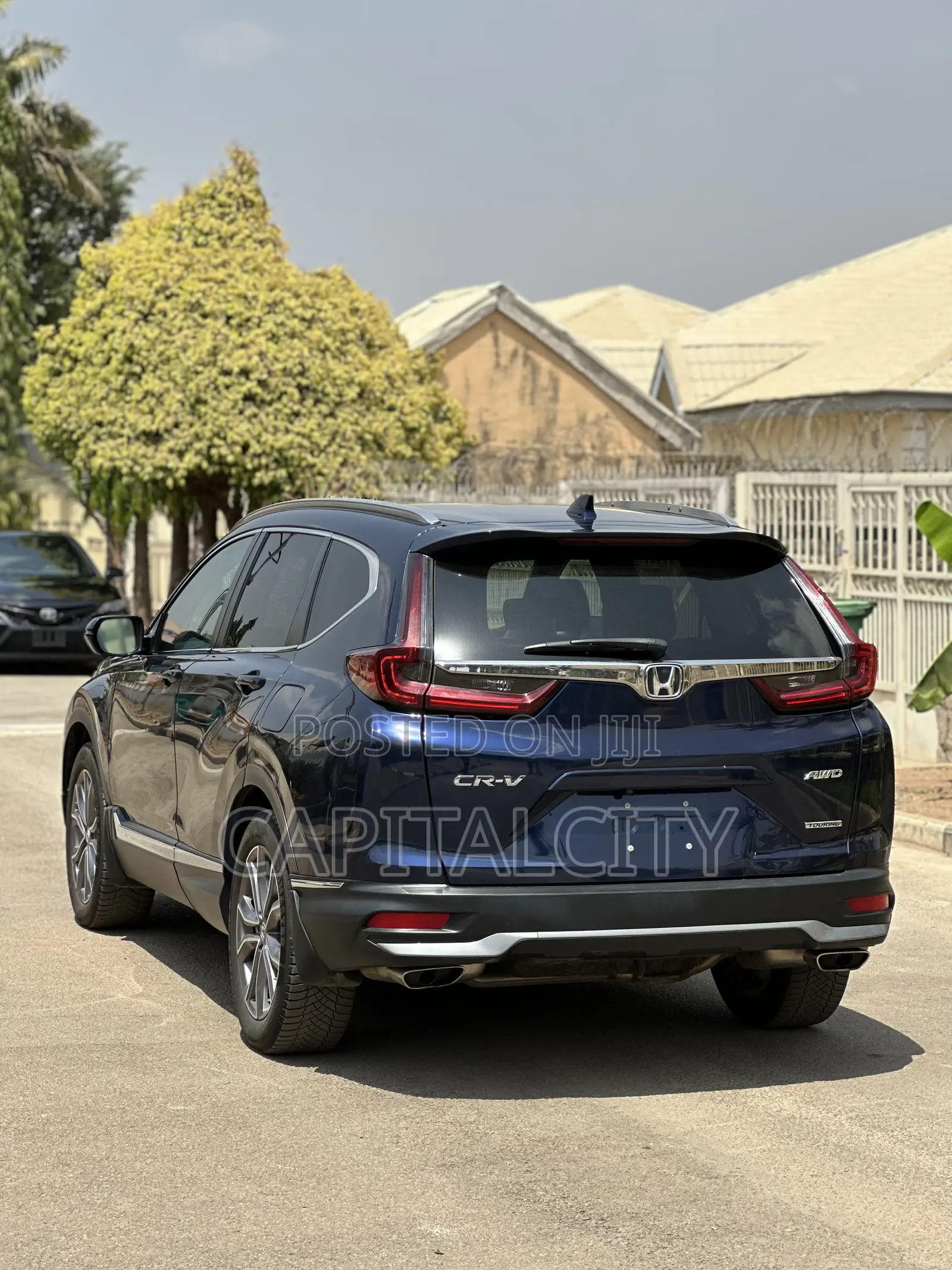 Honda CR-V Touring AWD 2020 Blue