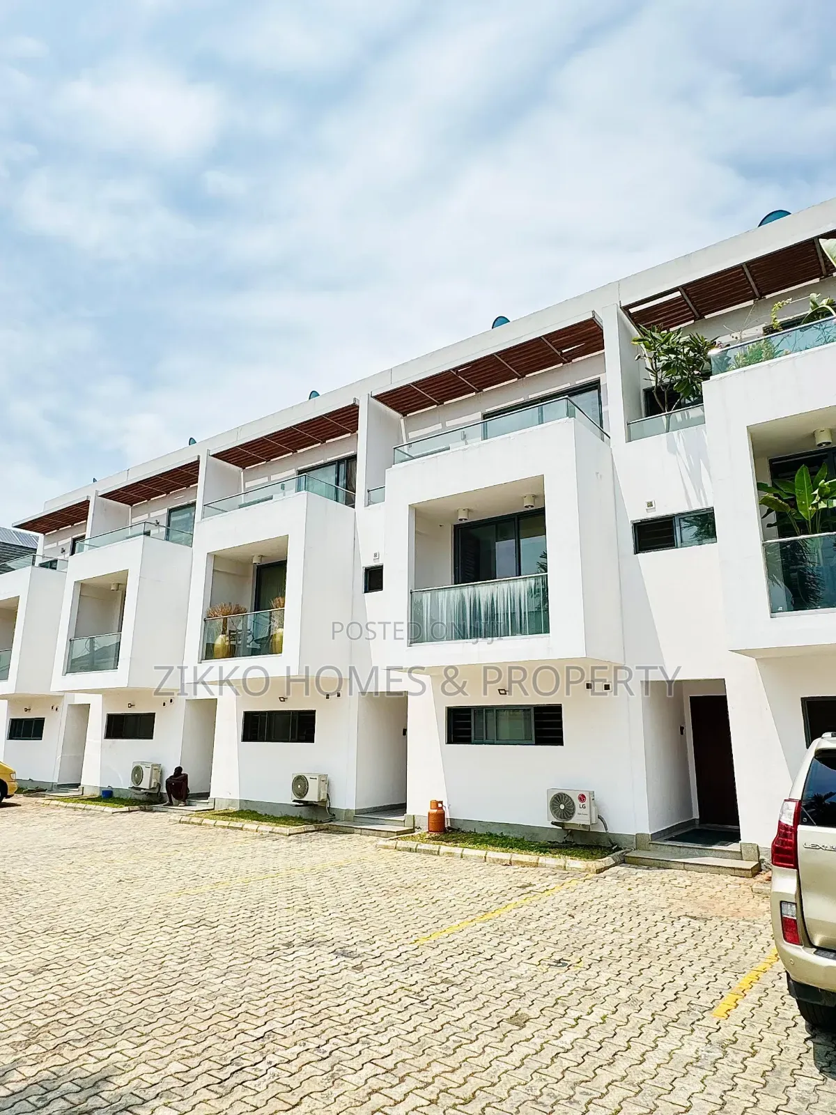 5bdrm Duplex in Chevron Conservative, Lekki for sale