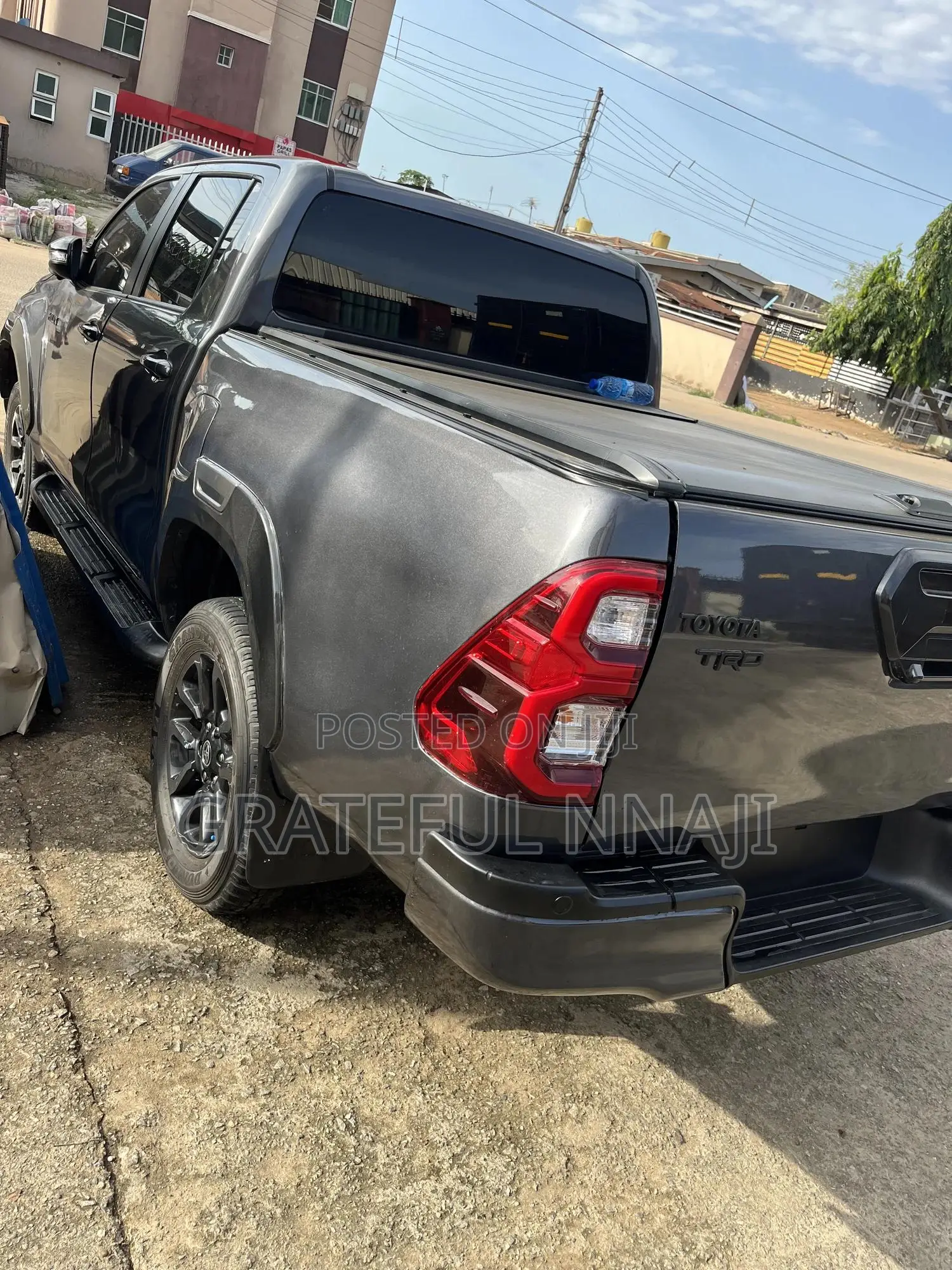 Toyota Hilux 2023 Gray