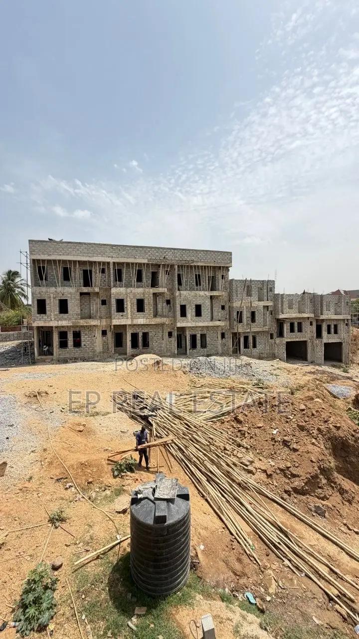 4bdrm Duplex in Apo Resettlement for sale