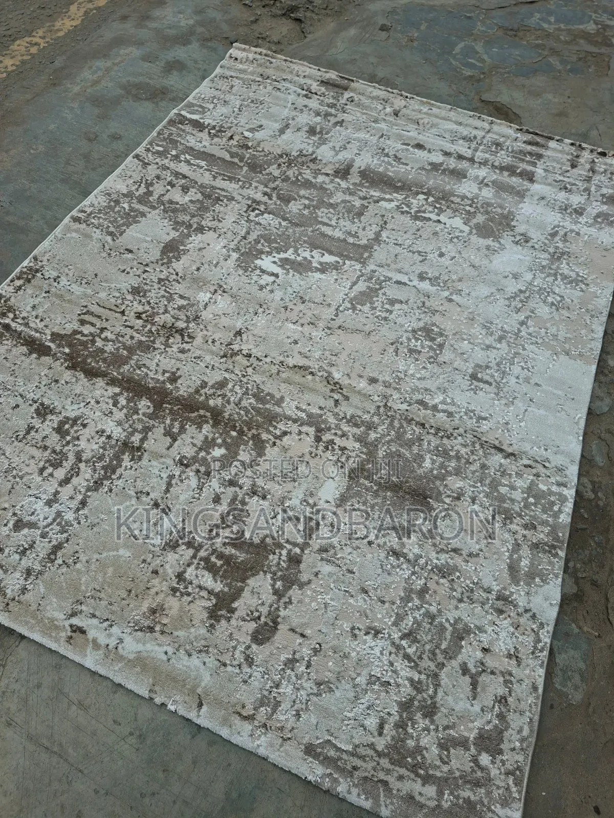 7×10fts Beige and Cream Turkey Center Rug