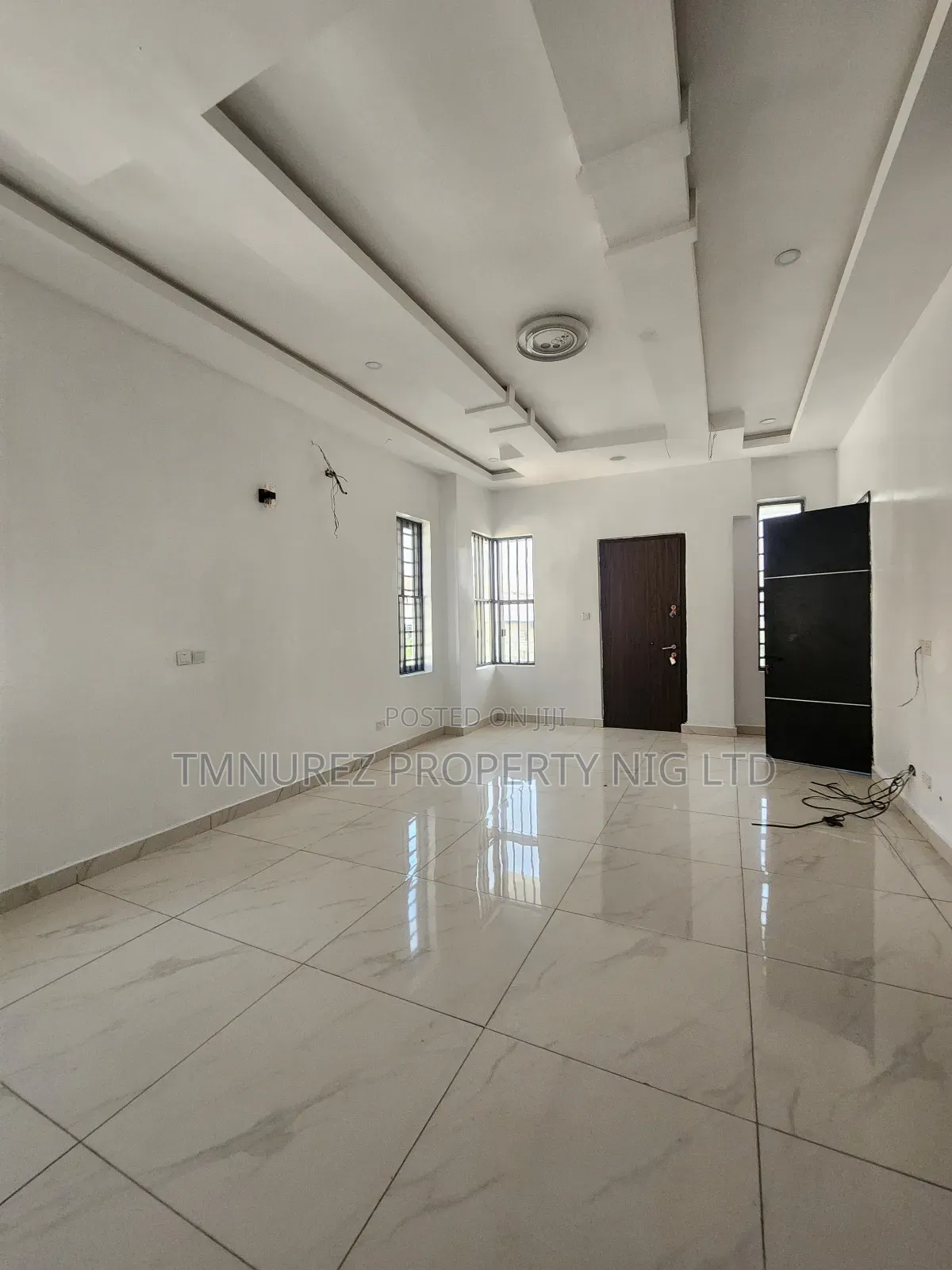 4bdrm Duplex in Chevron for rent