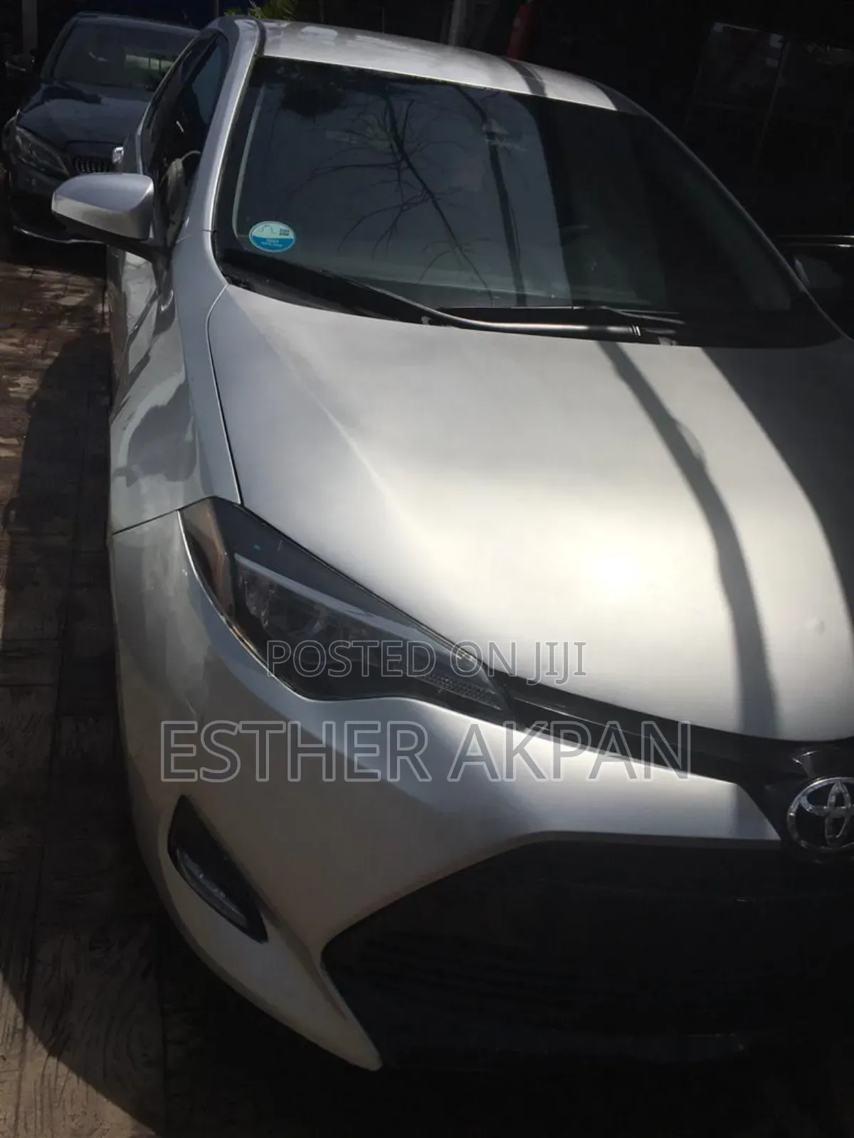 Toyota Corolla LE (1.8L 4cyl 2A) 2018 Silver