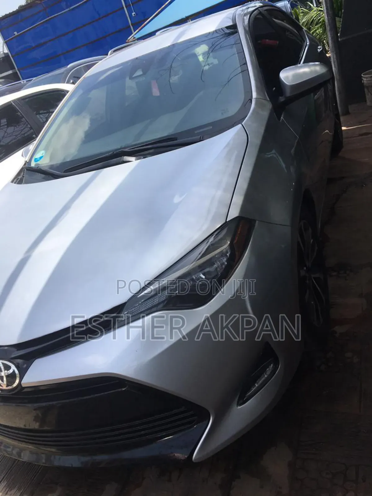 Toyota Corolla LE (1.8L 4cyl 2A) 2018 Silver