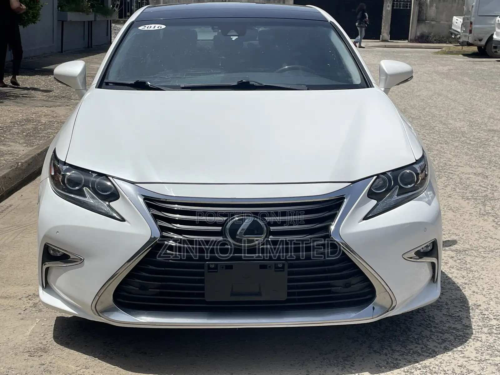 Lexus ES 350 FWD 2016 White
