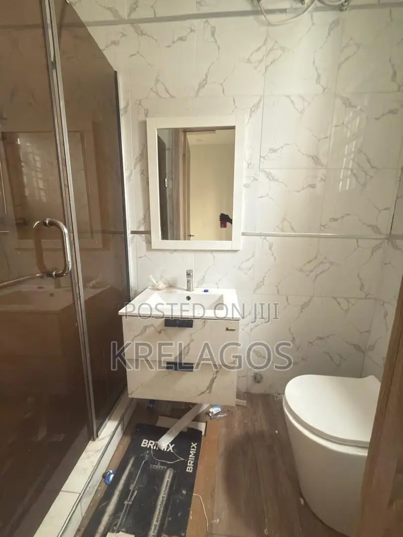 3bdrm Duplex in Ikota for sale