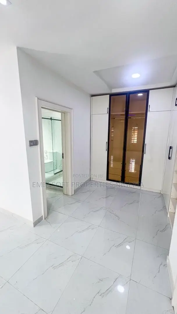 4bdrm Duplex in Star Gate Oluyole for sale